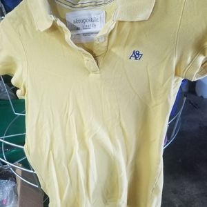 Med aeropostale shirt